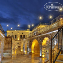 Golden Cave Suites 
