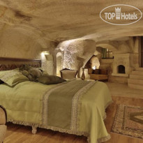 Golden Cave Suites 