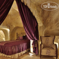 Golden Cave Suites 