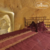Golden Cave Suites 