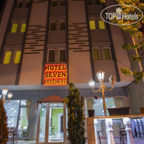 Seven Brothers Hotel Отель