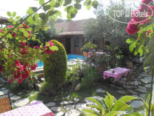 Akropolis Guest House 3*