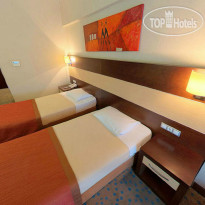Mom Hotel