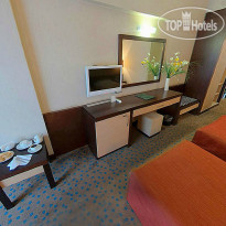 Mom Hotel