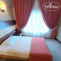 Mom Hotel