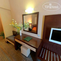 Mom Hotel