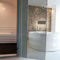 Aria Claros Beach & Spa Resort King Suite