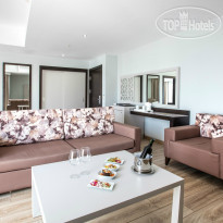 Aria Claros Beach & Spa Resort Junior Suite