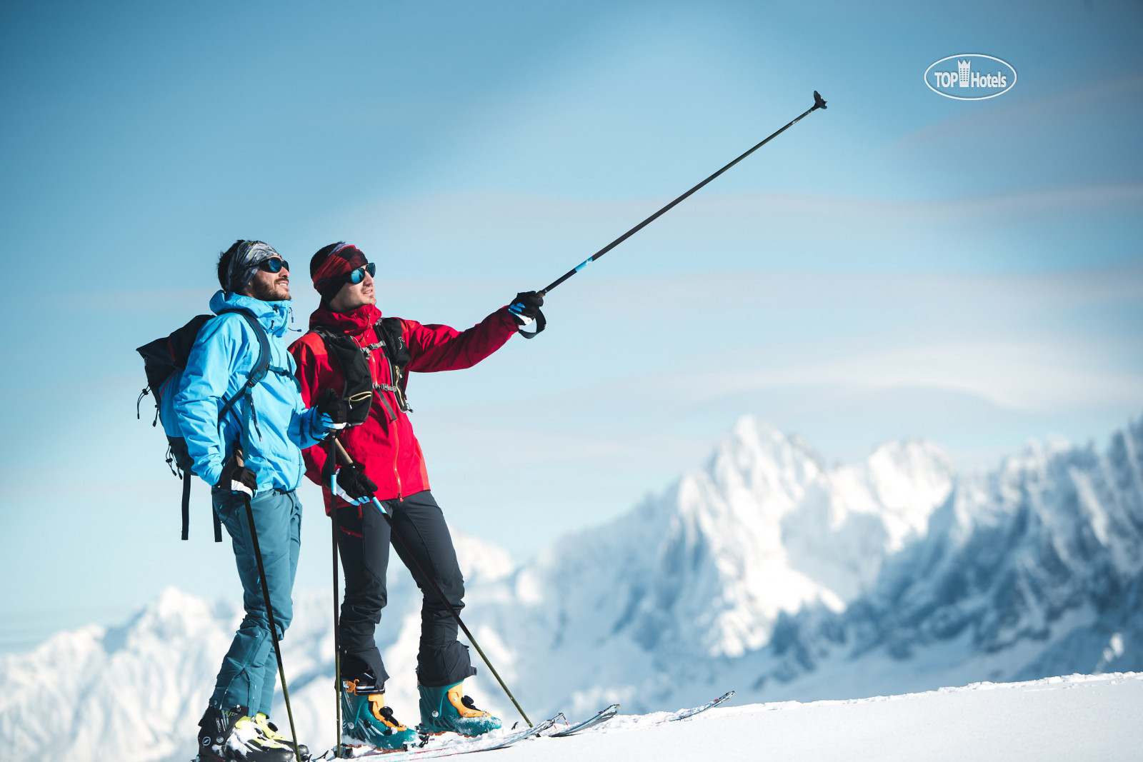 Ski adventure. Горнолыжный туризм. Горные лыжи туризм. Горы лыжи. Катание на горных лыжах.