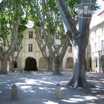 Cloitre Saint Louis 