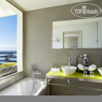Napoleon Room Bathroom 2 - Suite