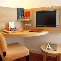 Westside Arc De Triomphe 