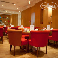 Westside Arc De Triomphe 