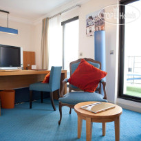 Westside Arc De Triomphe 