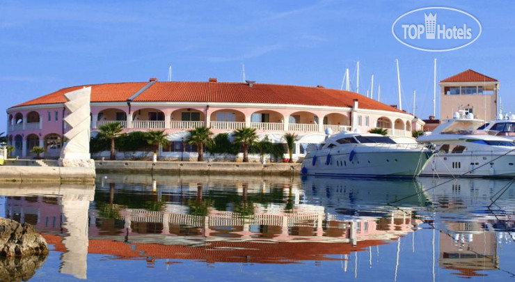 Marina Frapa Hotel Otok
