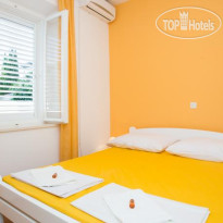 Yellow Room Guesthouse 