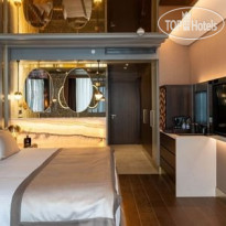 Merit Starlit Hotel & Residence 