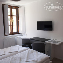100 Hotel  