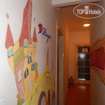 Delmedio Hostel  Территория отеля