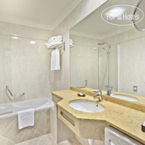 KING DAVID Prague Hotel Deluxe Room Bathroom