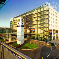 Courtyard Prague Airport 