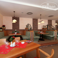 Albis Hotel & Pension  