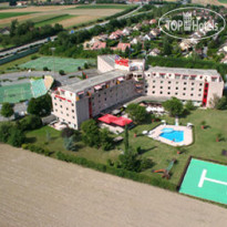 Everness Hotel & Resort 