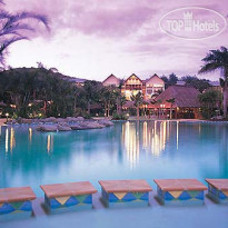 Outrigger Fiji Beach Resort 