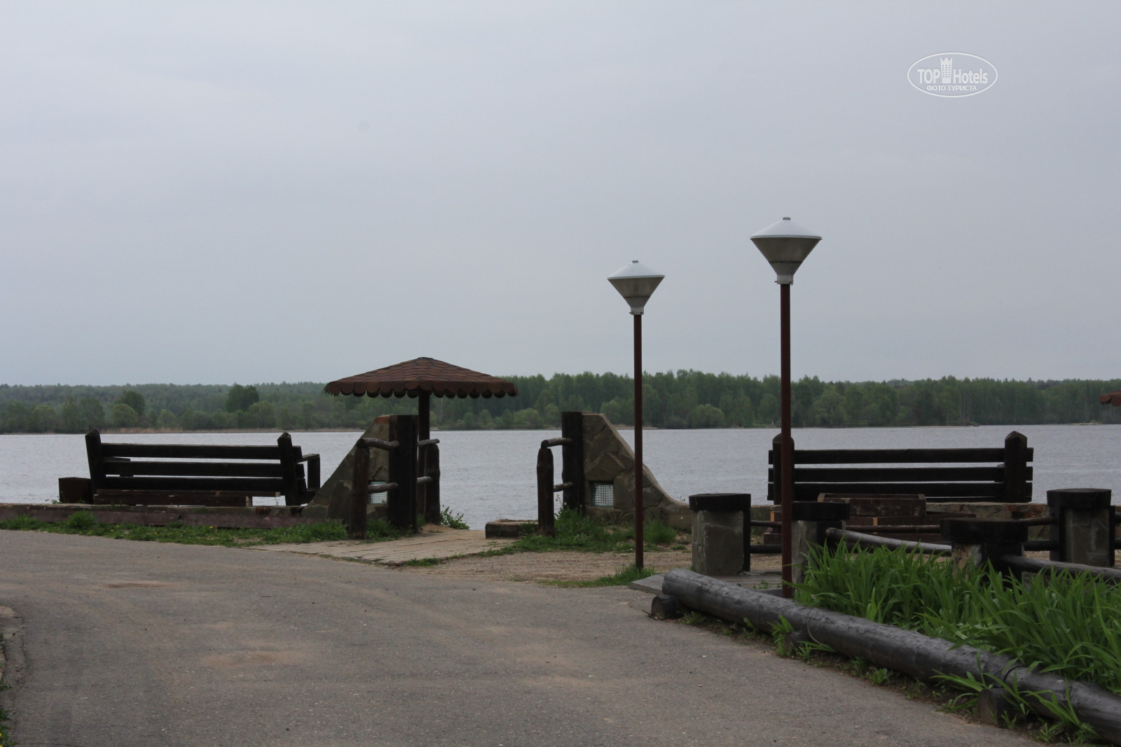 Лунево на волге. Отель Лунево на Волге. Лунево на Волге бассейн. Лунево на Волге пляж. Отель Лунево на Волге купола.