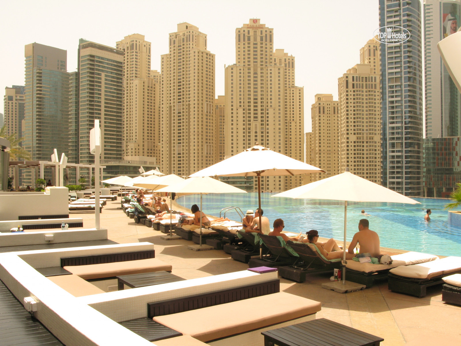 Rove marina. The address Dubai Marina 5 бассейн. Rove Dubai Marina 3 Дубай.