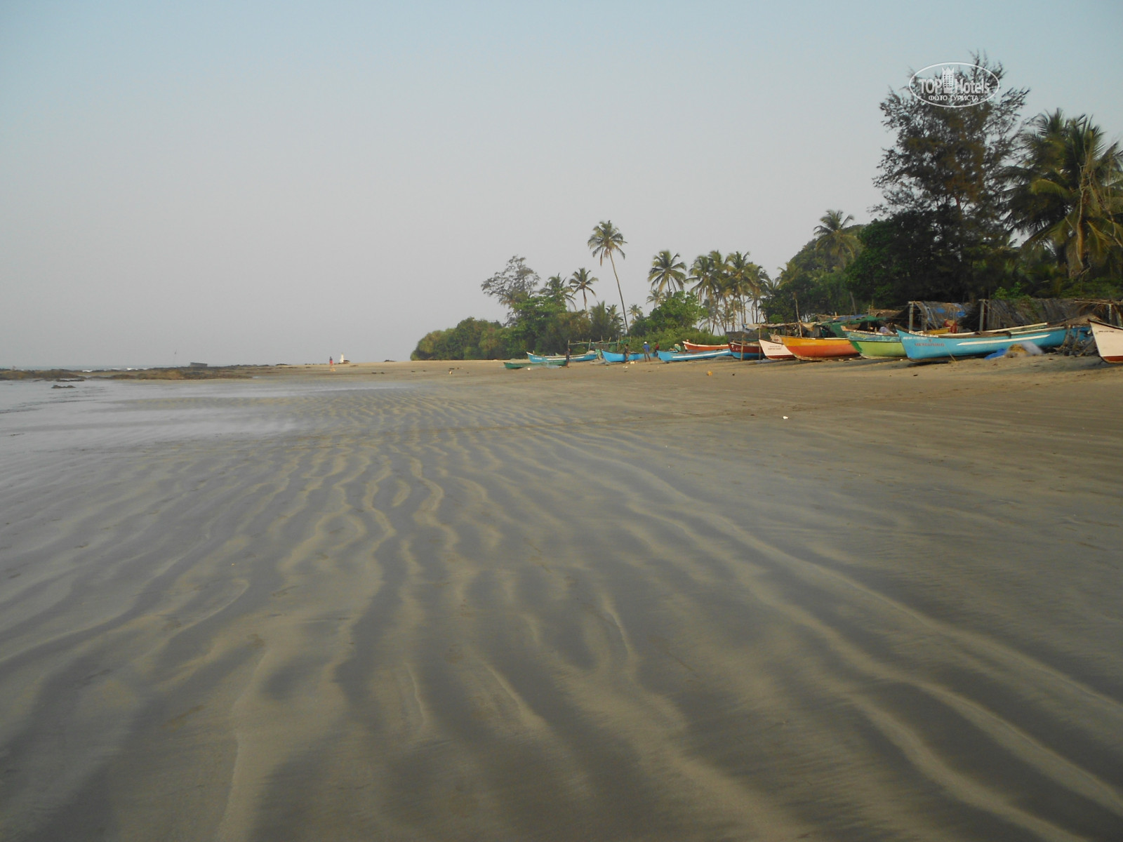 Morjim Holiday Beach