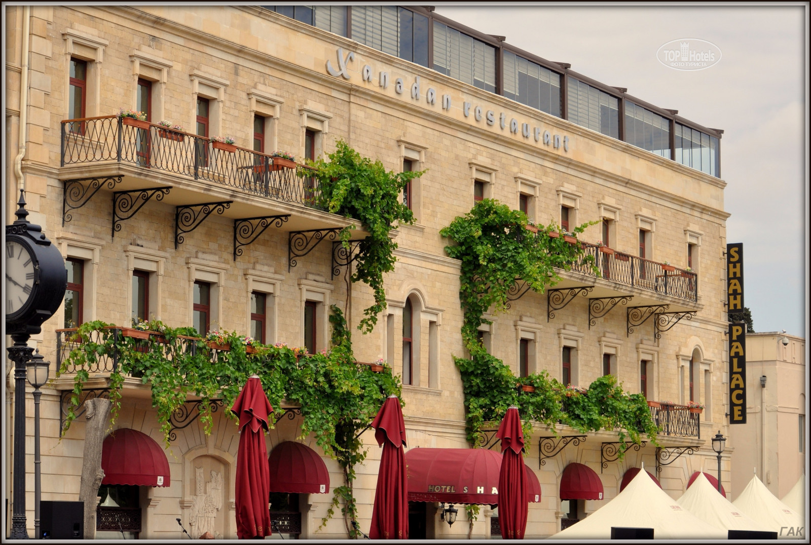 Отели города баку. Шах Палас отель Баку. Баку гостиница Шах. Shah Palace Hotel 4*. Баку старый город отель аустин.