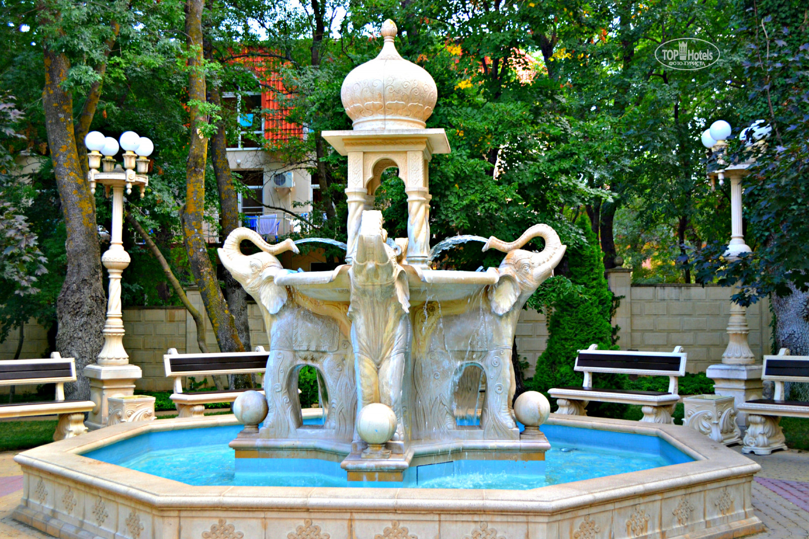 Изысканные скульптуры в парке Кабардинка - будоражат воображение и вызывают эмоции