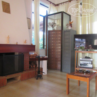 Sunshine Studios Apartments 2*