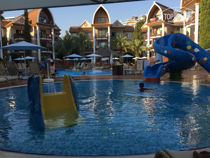 Кватро фэмили. Отель quattro Family Club dem. Quattro Family Club dem Hotel HV-1. Отель кватро Фэмили Турция Алания. Quattro Family Club dem Hotel Alanya HV-1 Турция Конаклы.