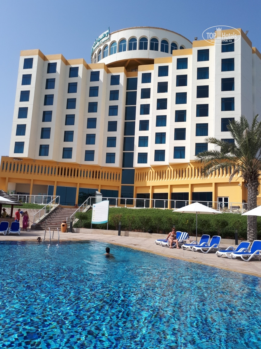 Отель oceanic khorfakkan resort spa