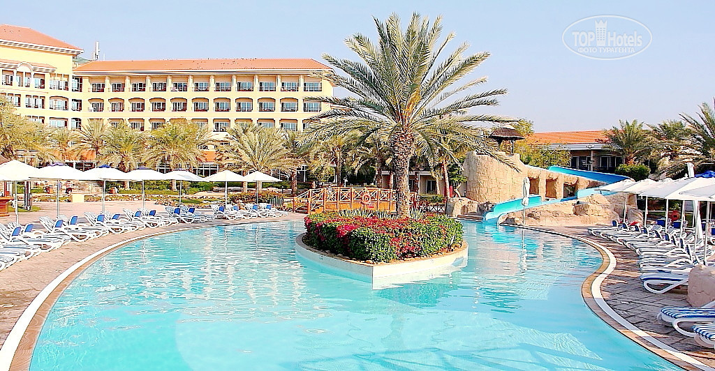 Фуджейра ротана резорт спа аль ака бич. Фуджейра ротана ОАЭ. Fujairah Rotana Resort & Spa. Фуджейра ротана Резорт пляж. Fujairah Rotana Resort & Spa al Aqah Beach.