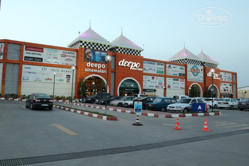 Deepo outlet. Дипо аутлет Анталия. Торговый центр Дипо в Анталии. Депо Молл Анталья торговый центр. Аутлеты Турция Анталия Deepo.