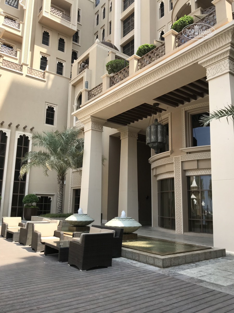 Sheraton sharjah 5. Шератон Шарджа. Шарджа Шератон 5. Отель Sheraton Sharjah Beach Resort & Spa. Шератон Аджман.