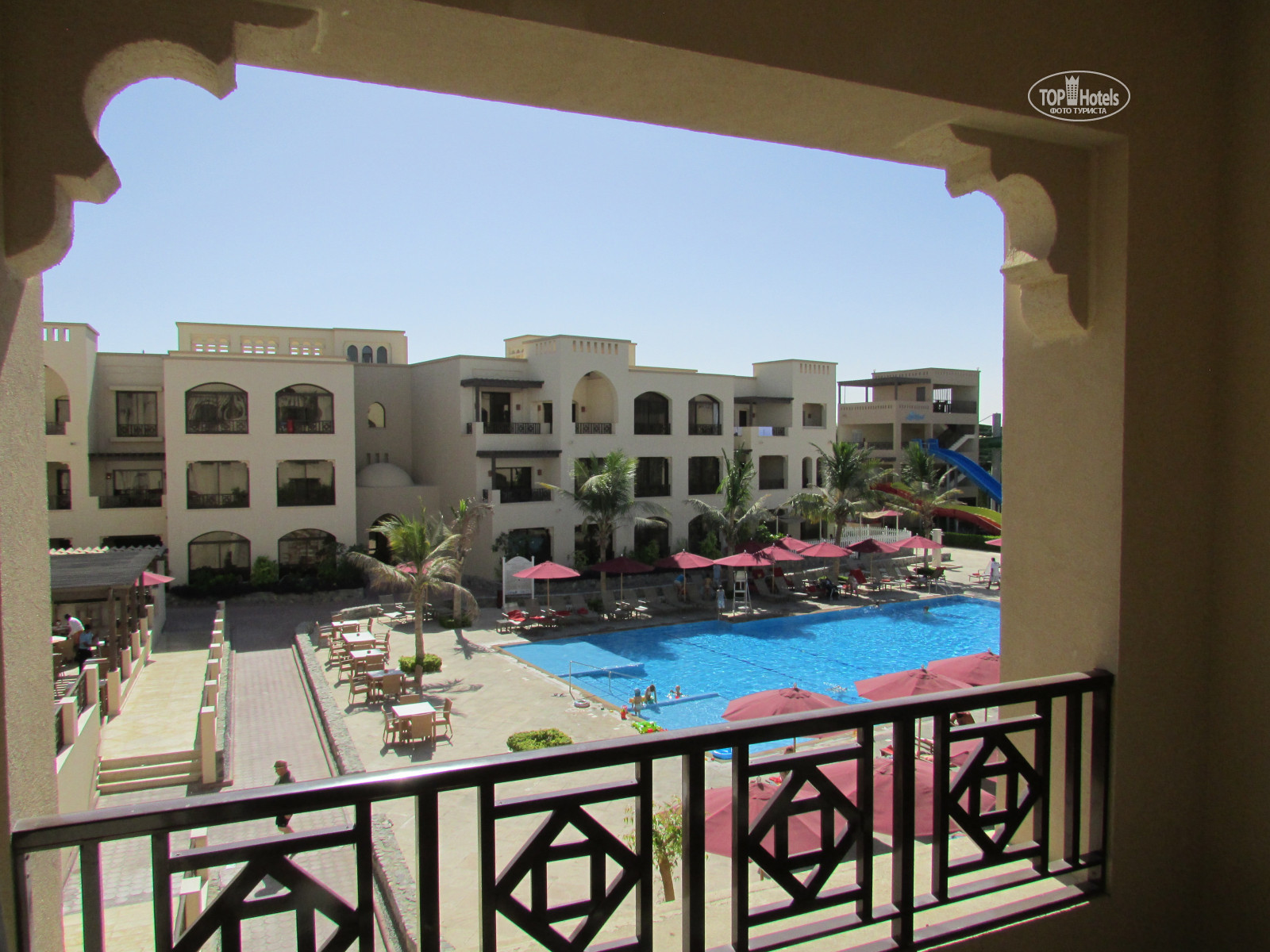 Отель the cove rotana resort