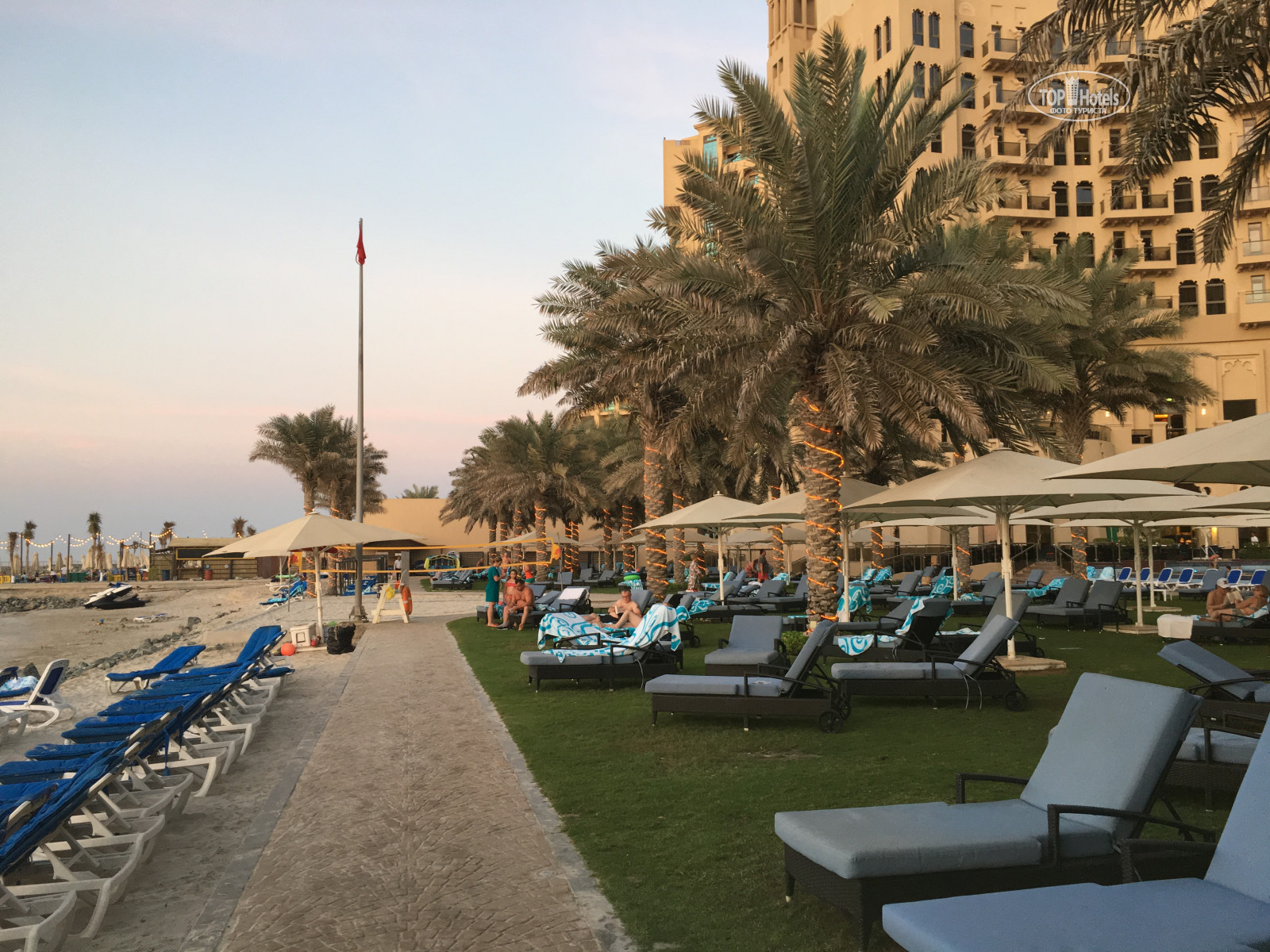 Bahi Ajman Palace Hotel Дубай