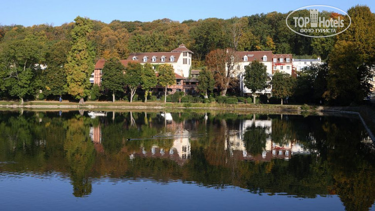 Фотографии отеля  Les Etangs de Corot Ville-dAvray 4*