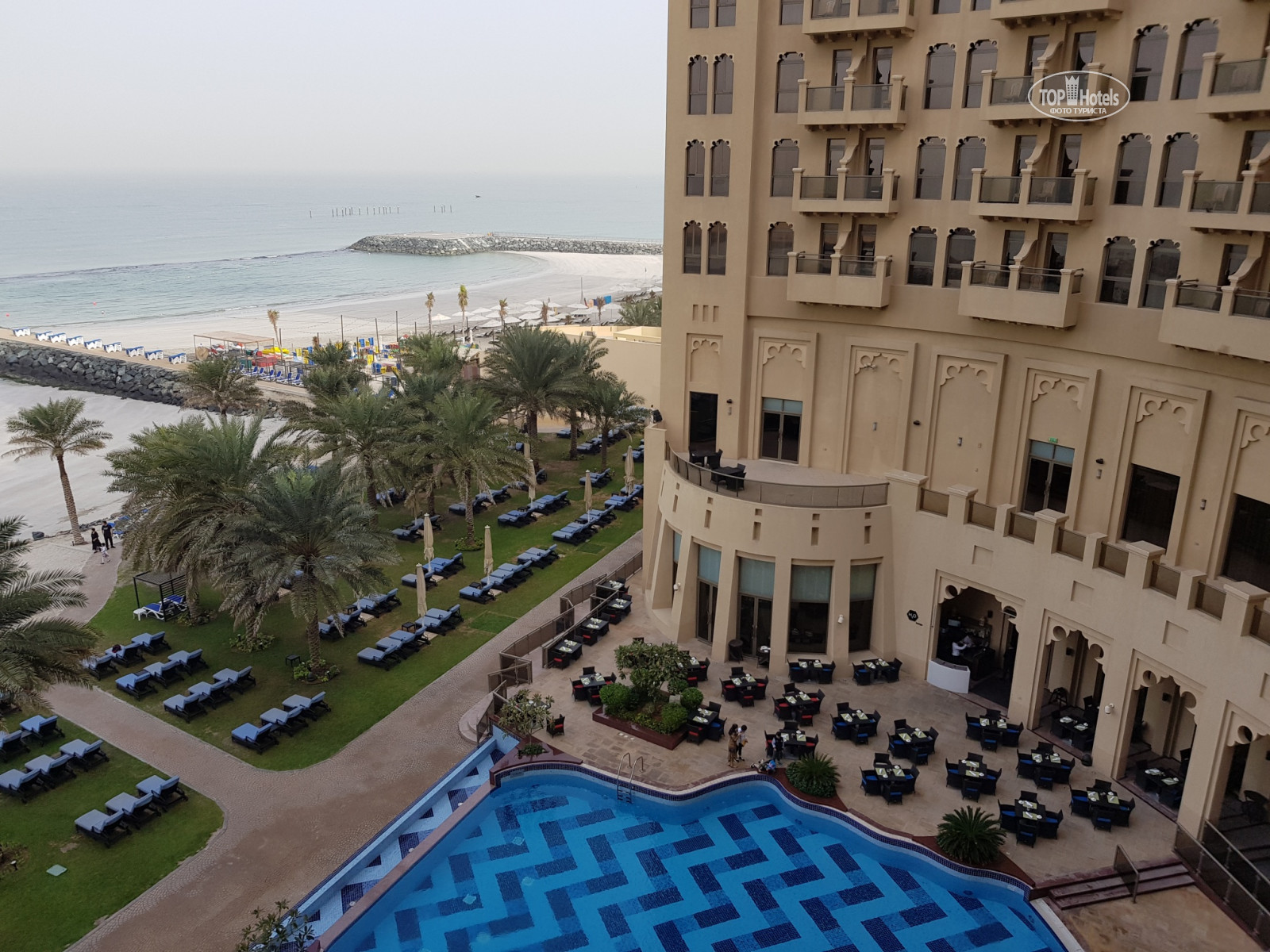 Bahi Ajman Palace Hotel Дубай