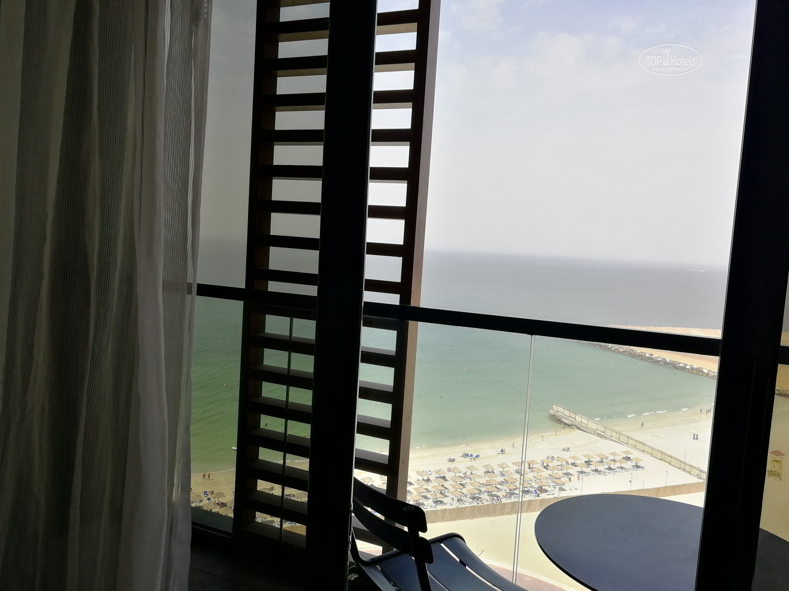 Wyndham garden ajman corniche. Аджман ОАЭ Виндхам. Wyndham Garden Ajman Corniche 4 ОАЭ Аджман. Винт хам Гарден ОАЭ. Отель Аджман Сочи Фотогалерея.