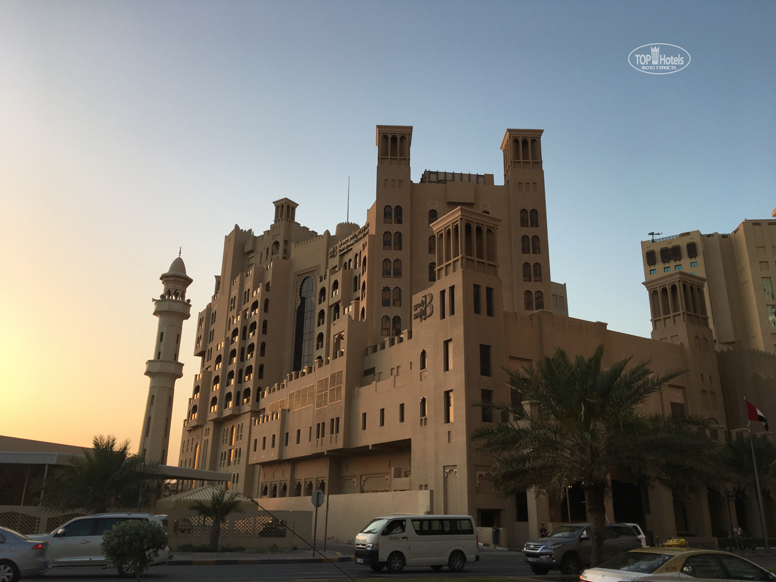 Bahi Ajman Palace Hotel Дубай