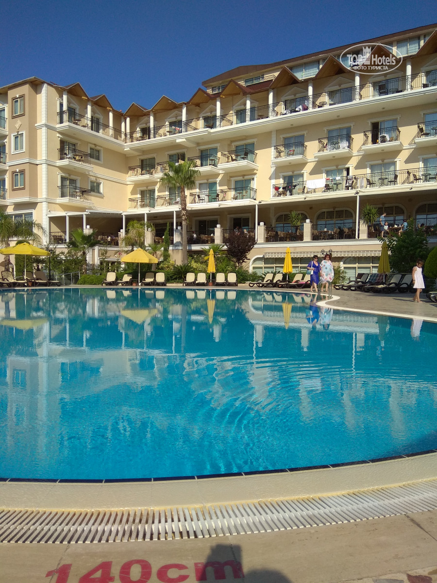 L`Oceanica Beach Resort Hotel