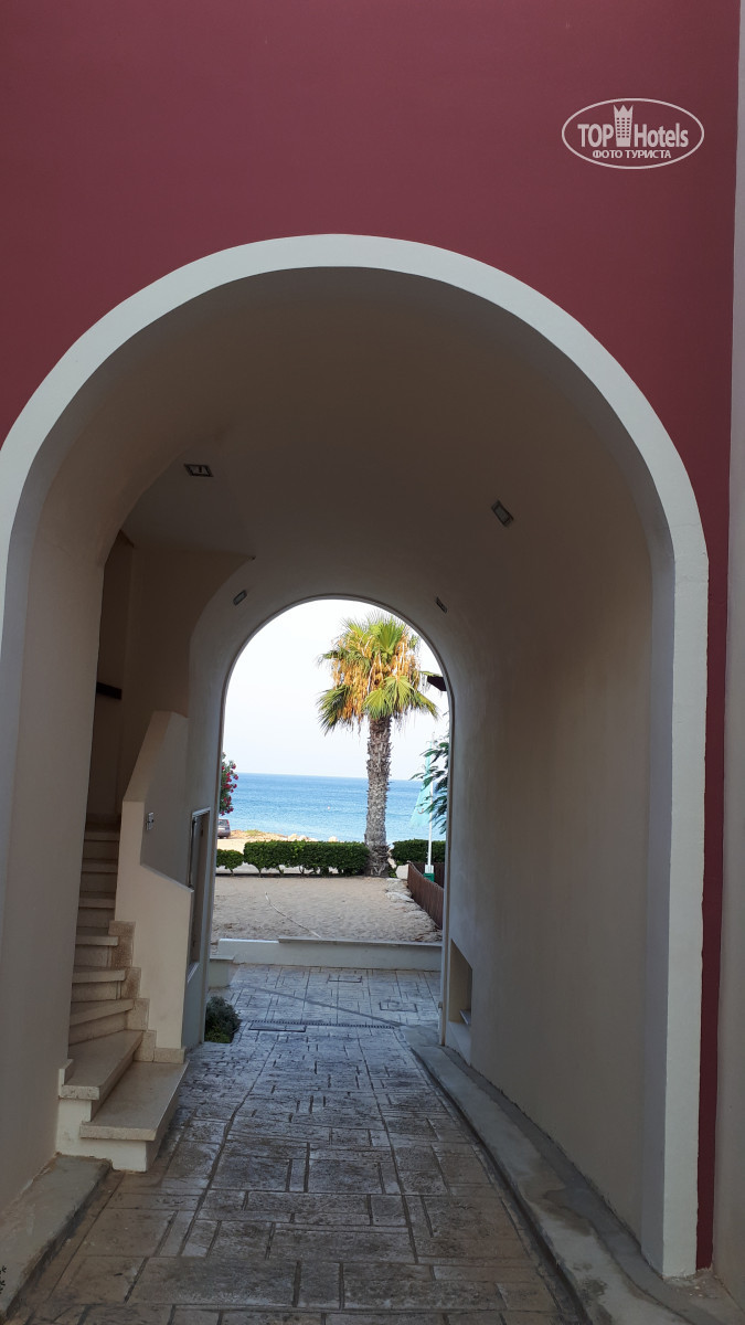 Louis Althea Beach 4