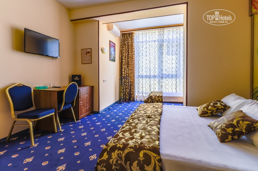 Фэмили рум в отеле что это. Гостиница в квартире. Спальня гостиничного типа. Delta sirius 3*. Проживание размещение.