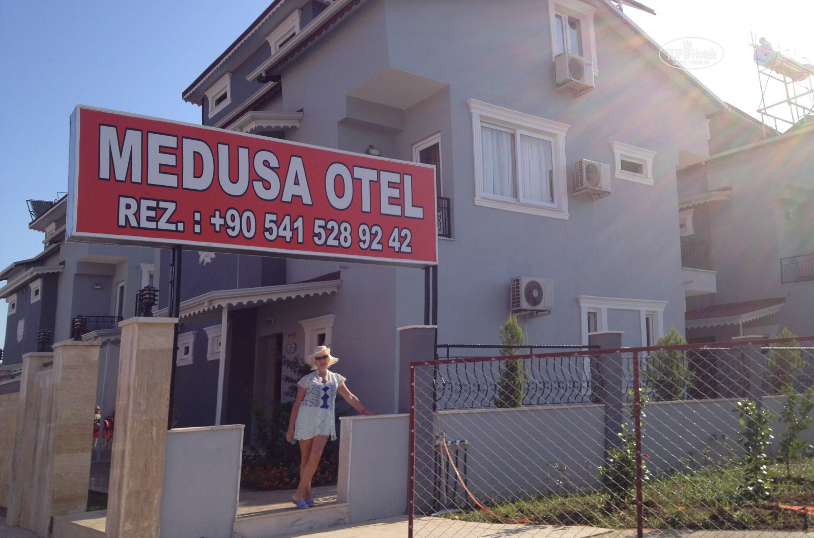 Jellyfish hotel. Medusa hotel. Гостиница медуза. Garni hotel medusa. Гостиница медуза.