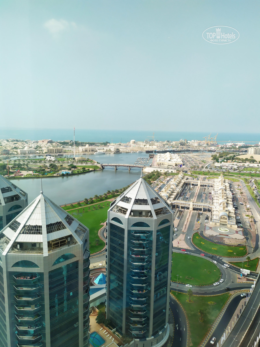 Four points by sheraton sharjah шарджа. Four points by Sheraton Sharjah 4. Four points by Sheraton Sharjah 5*. Персидский залив Шарджа Шератон. Шератон Чебоксары Шарджа.